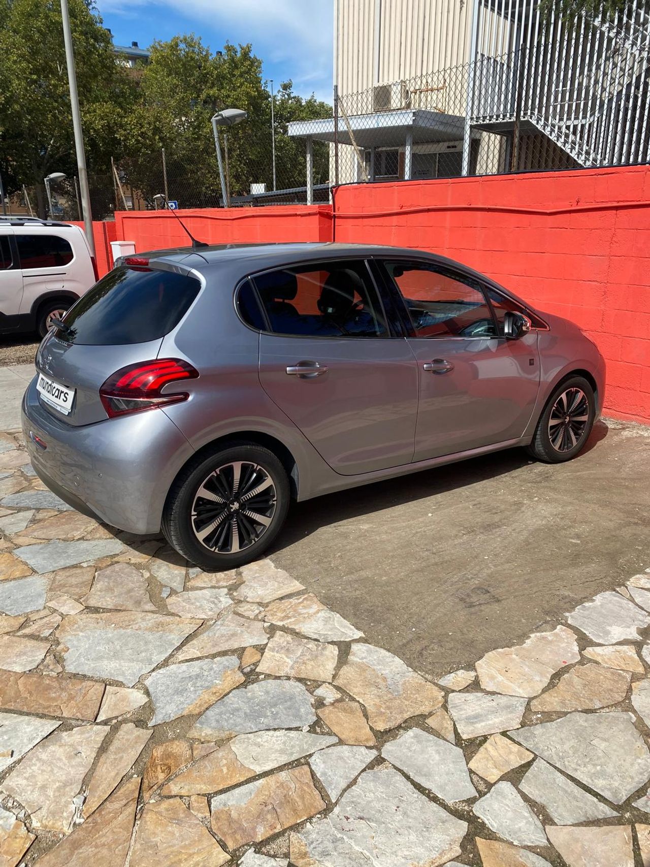 Foto Peugeot 208 12