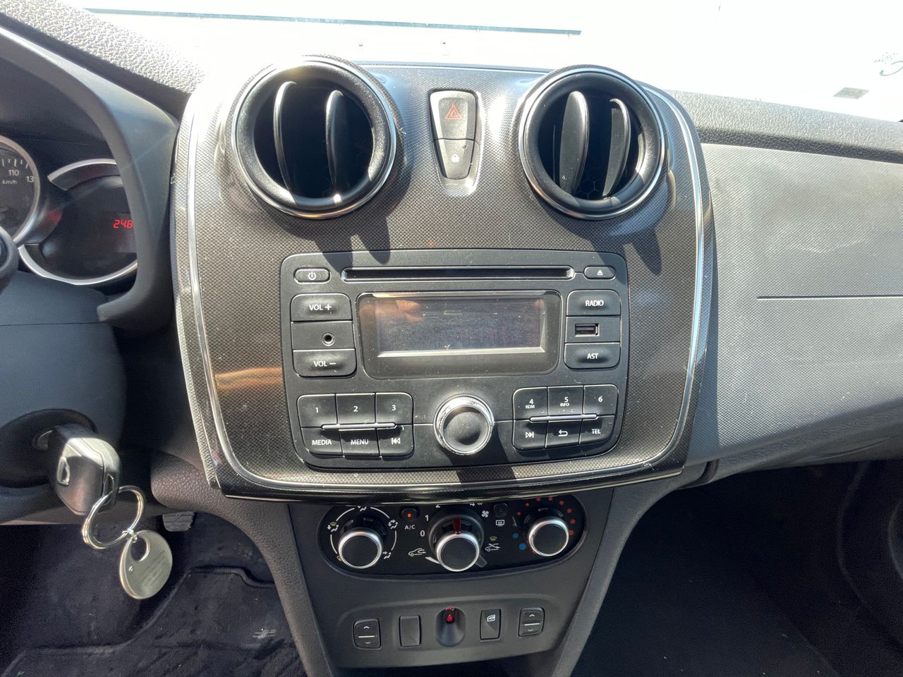 Foto Dacia Logan 8