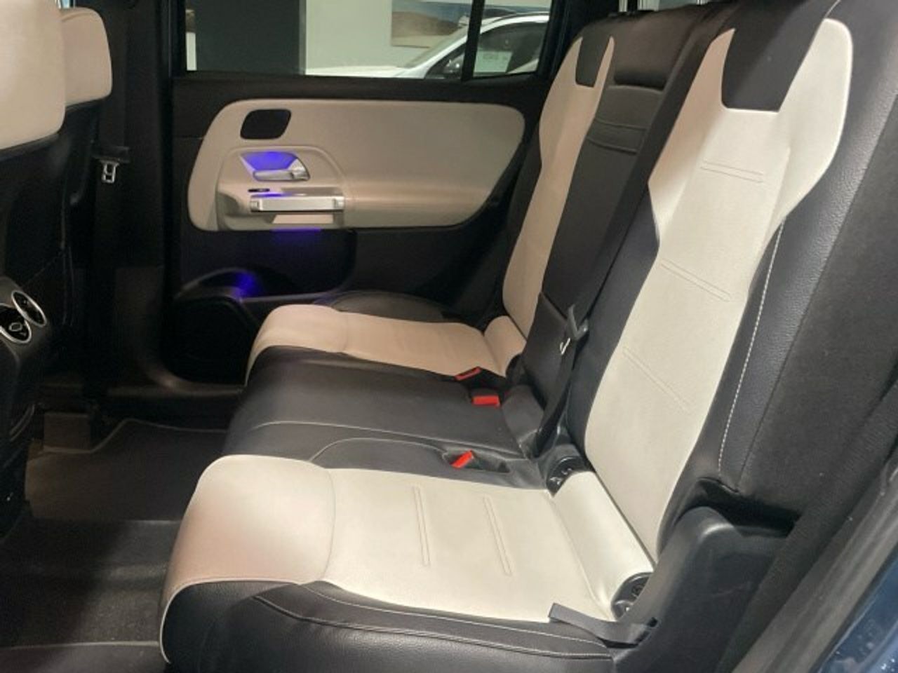 Foto Mercedes-Benz Clase GLB 11