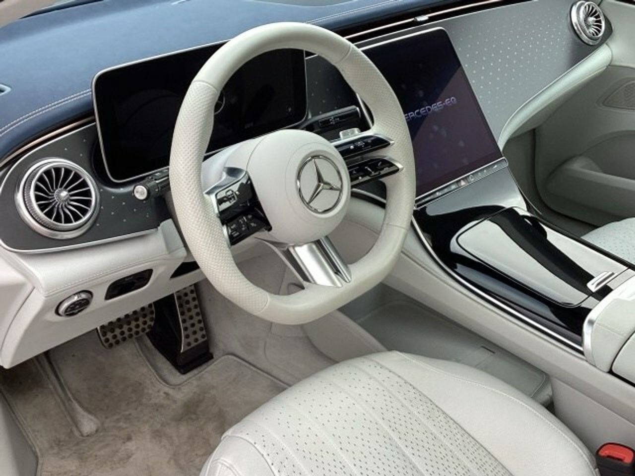 Foto Mercedes-Benz EQE 6