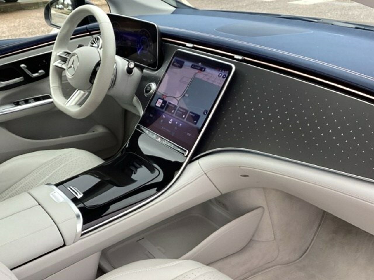 Foto Mercedes-Benz EQE 10