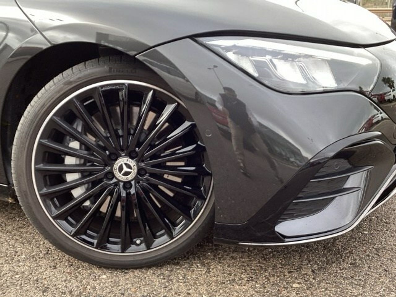 Foto Mercedes-Benz EQE 13