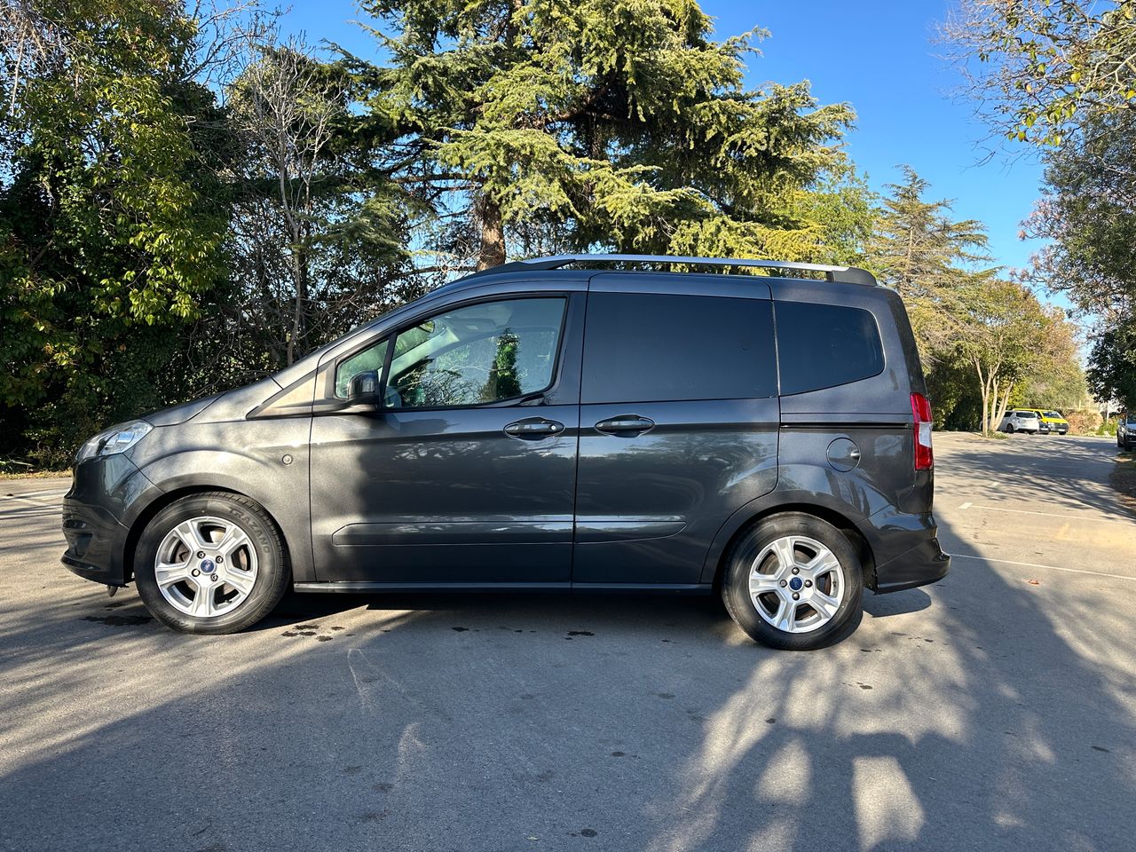 Foto Ford Tourneo Courier 7