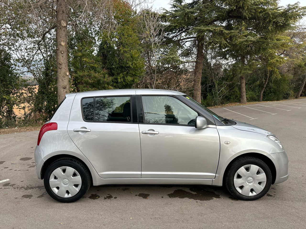 Foto Suzuki Swift 16