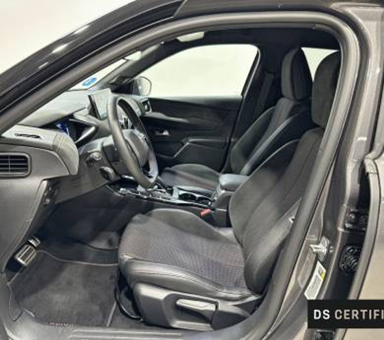 Foto DS Automobiles DS 3 9