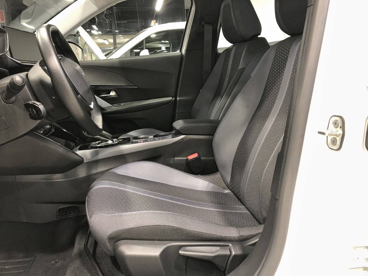 Foto Peugeot 2008 10