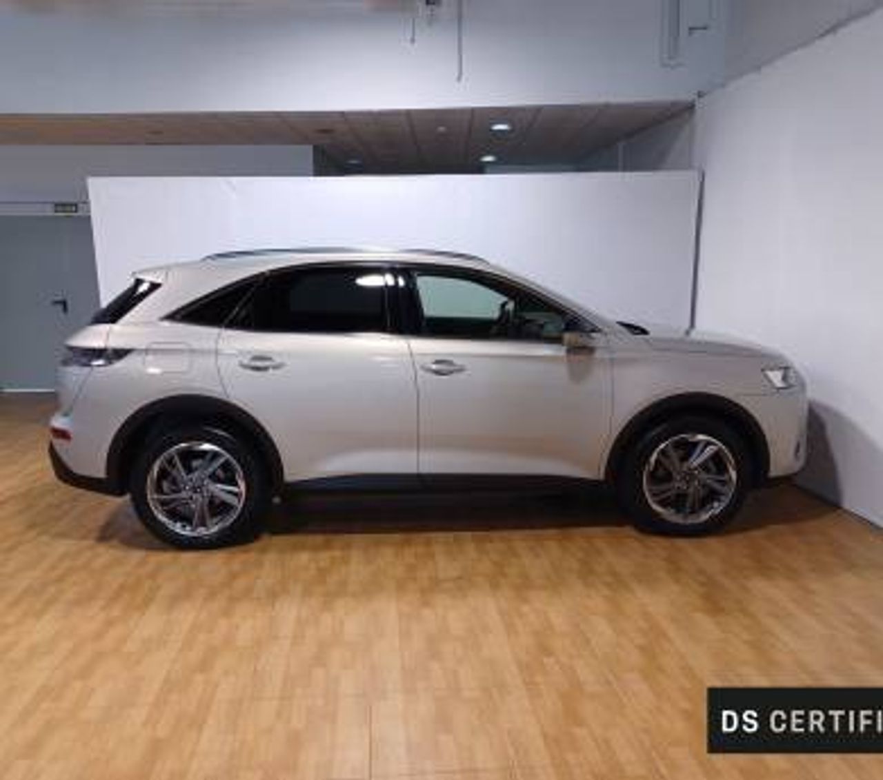 Foto DS Automobiles DS 7 6