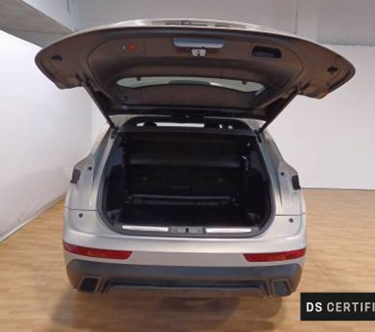 Foto DS Automobiles DS 7 8