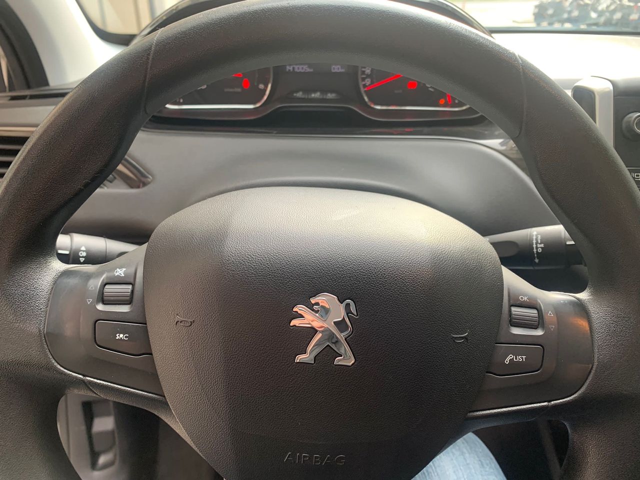 Foto Peugeot 208 13