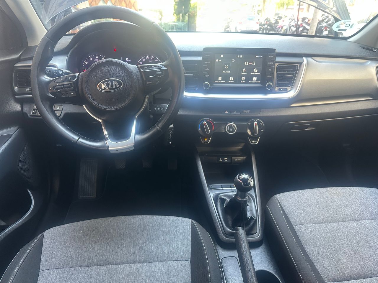 Foto Kia Stonic 10