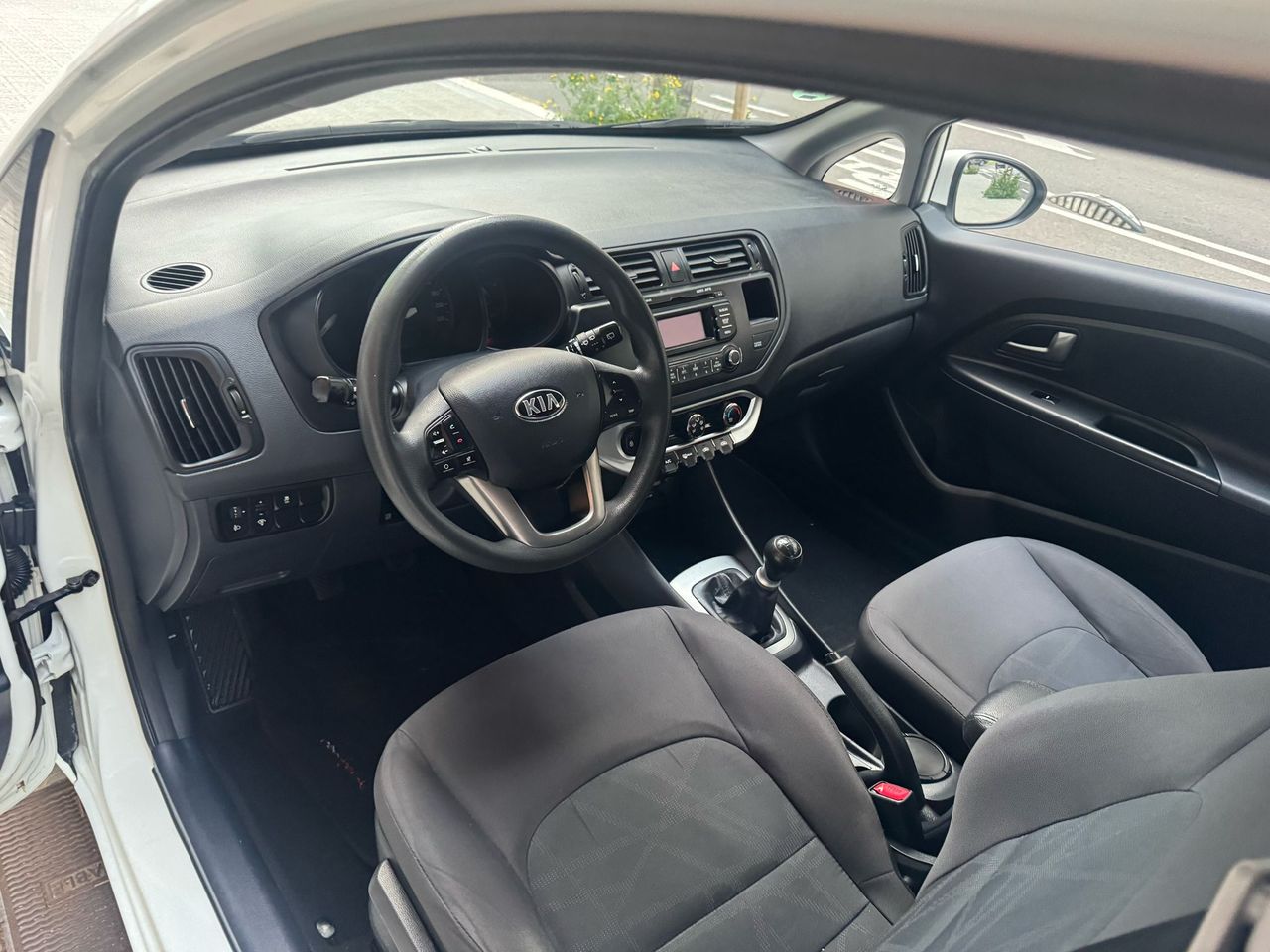Foto Kia Rio 11