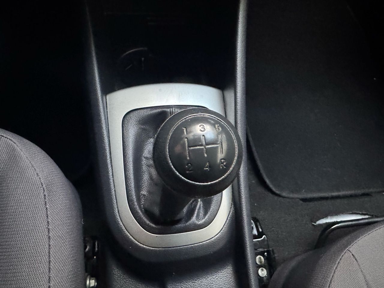 Foto Kia Rio 12