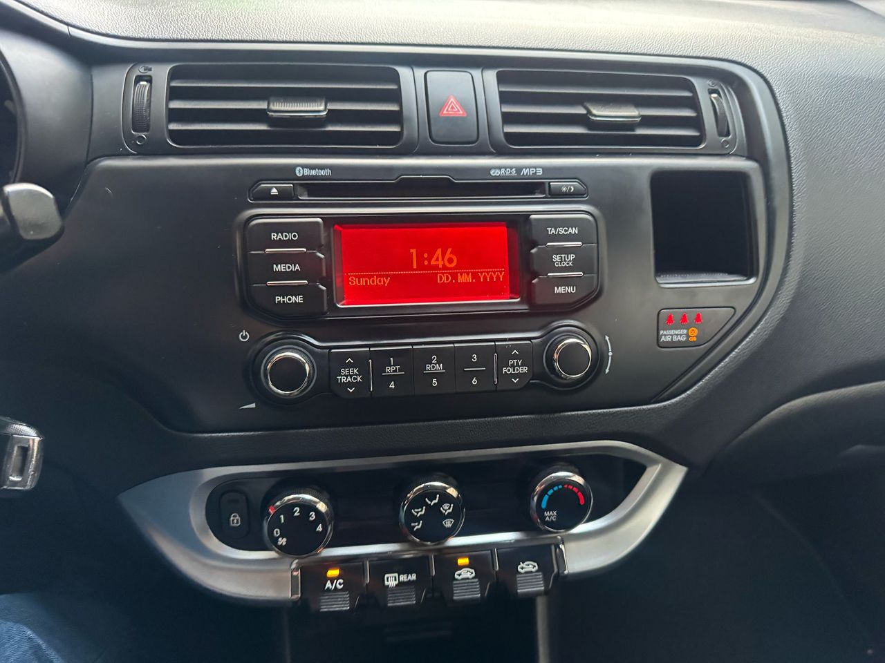 Foto Kia Rio 14