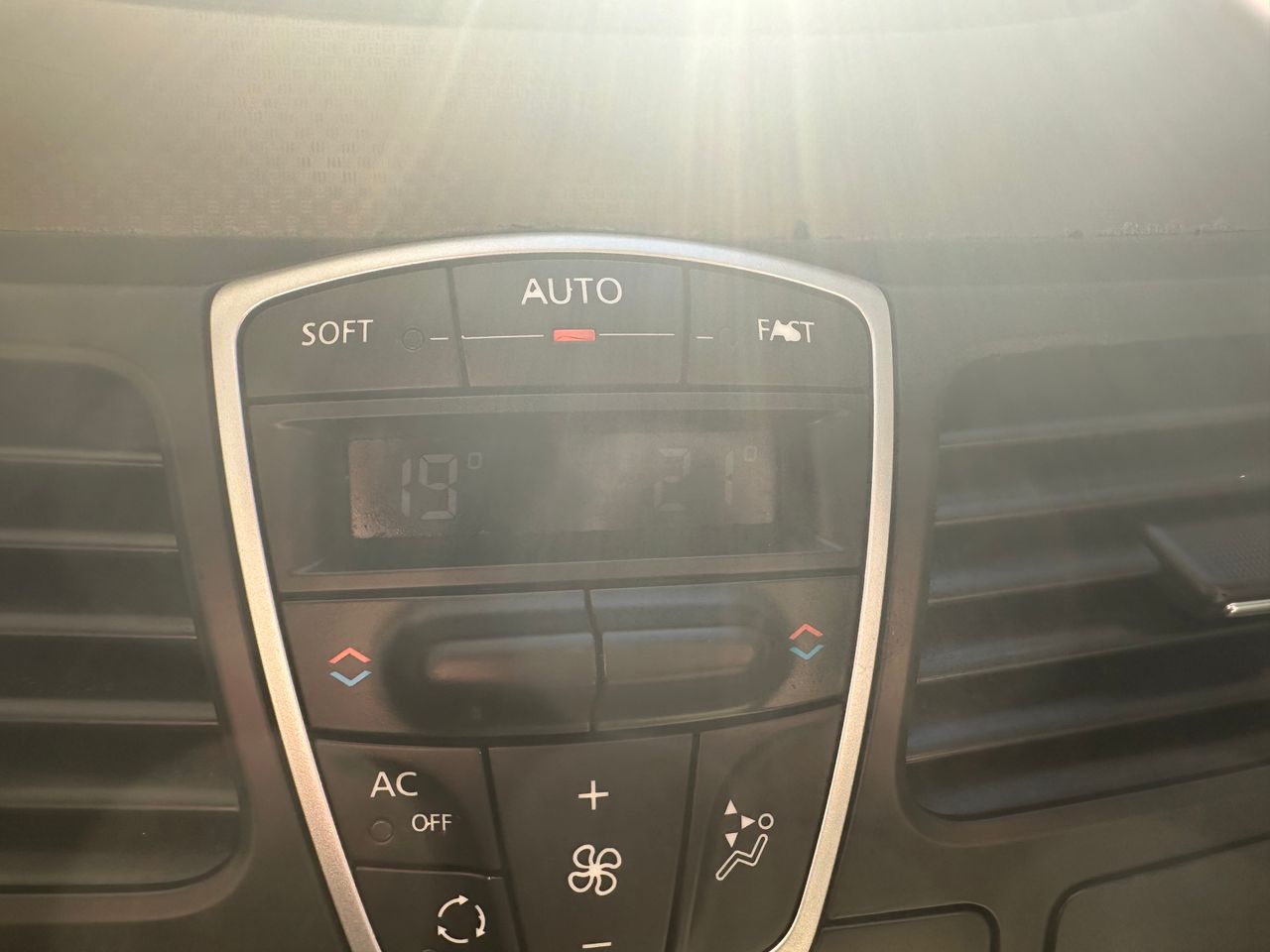 Foto Renault Laguna 13