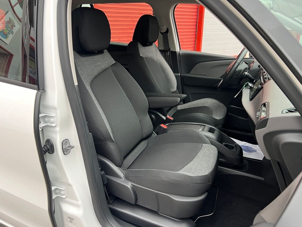 Foto Citroën Grand C4 SpaceTourer 19