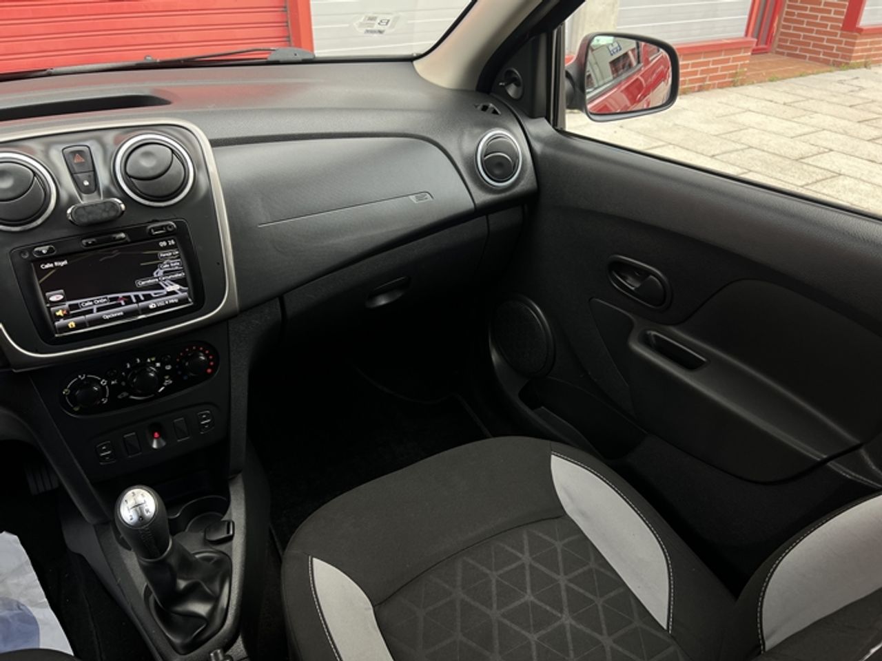 Foto Dacia Sandero 25