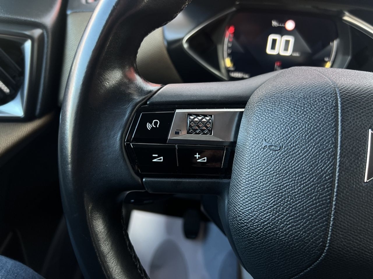 Foto DS Automobiles DS 3 34