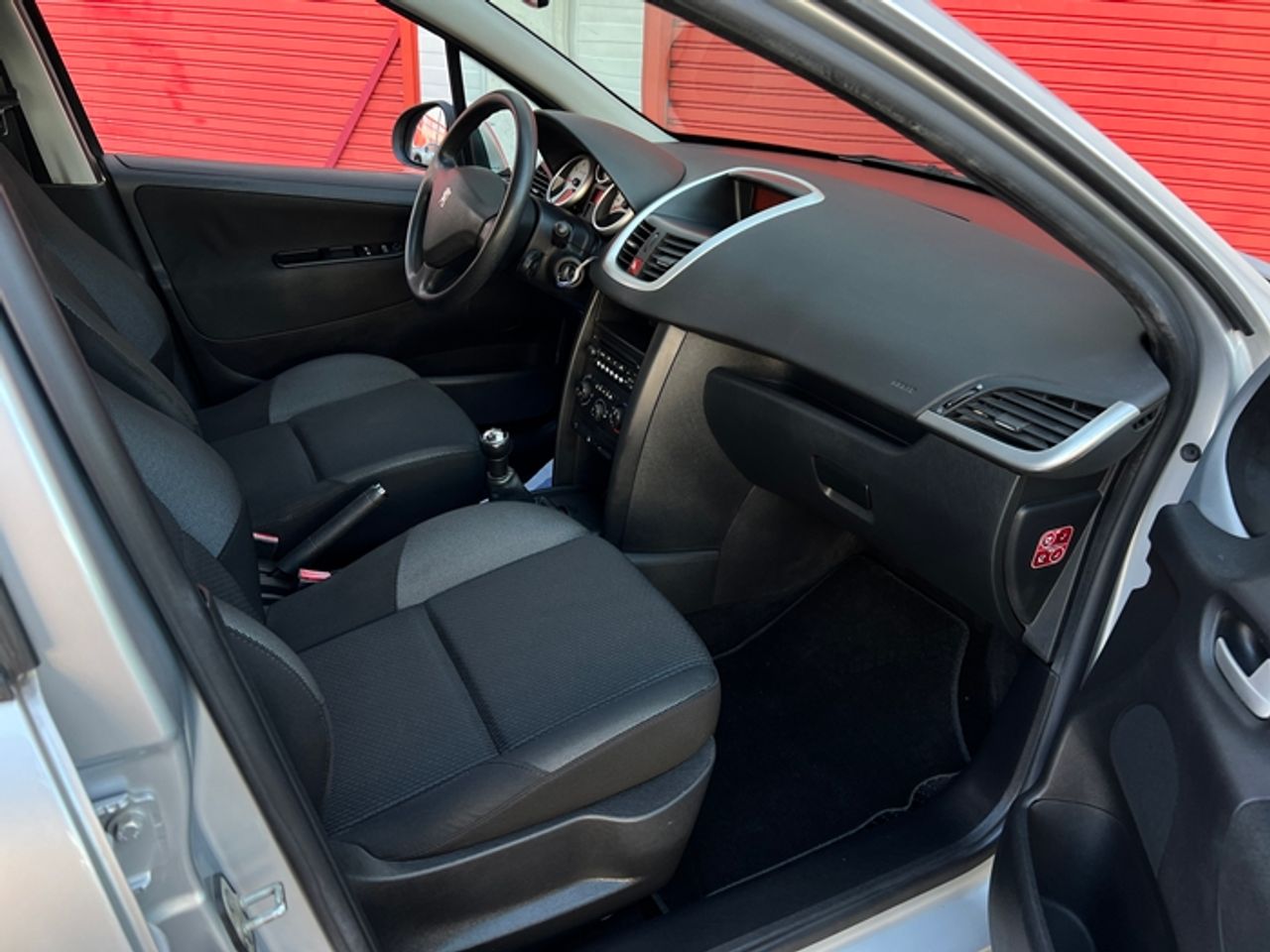 Foto Peugeot 207 23