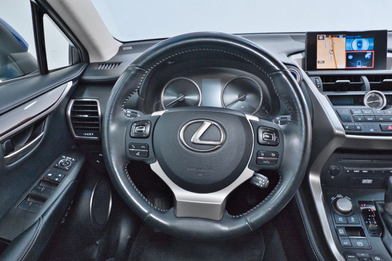 Foto Lexus NX 10