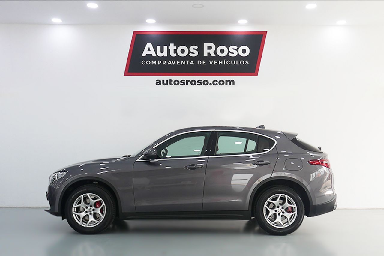 Foto Alfa Romeo Stelvio 2