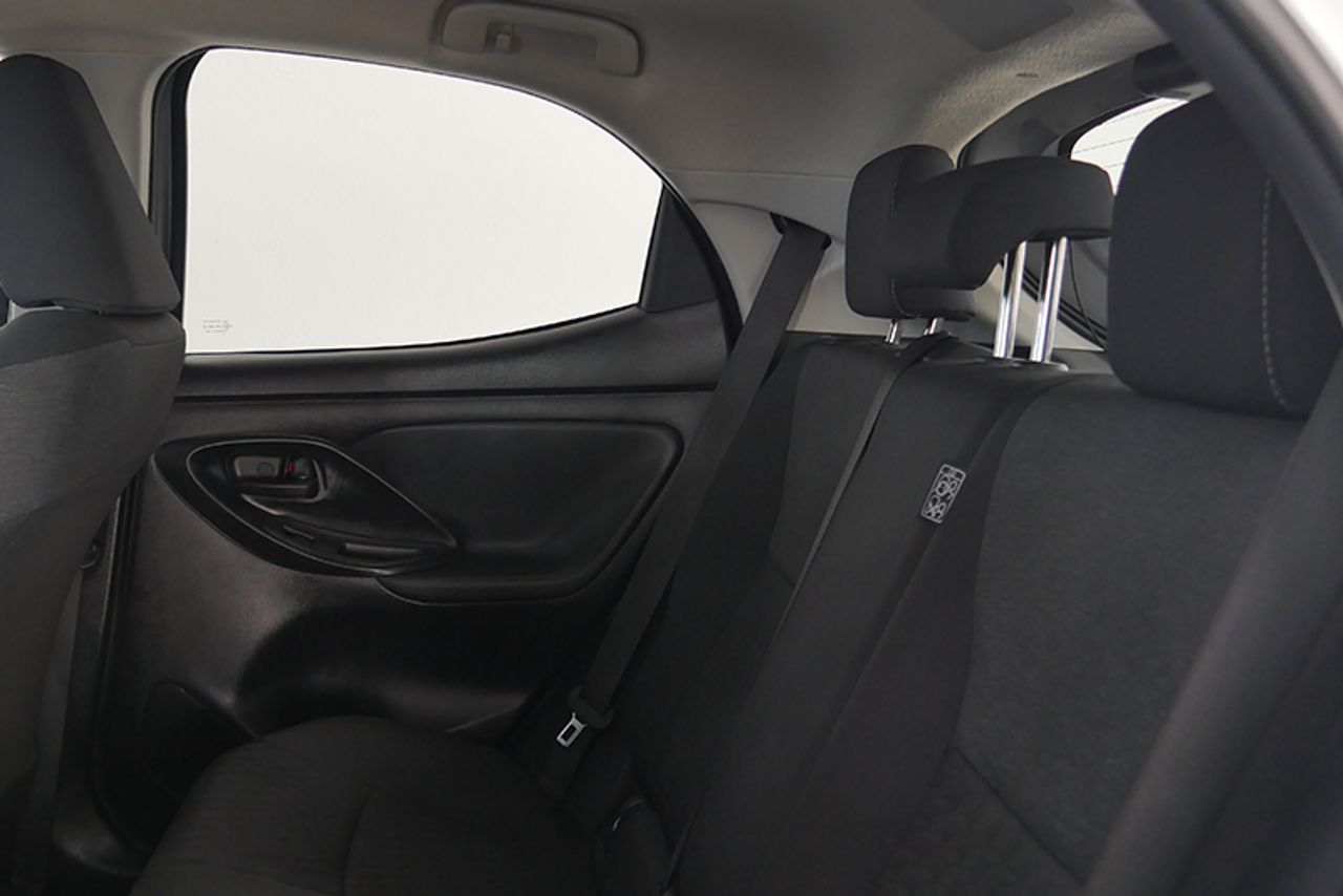 Foto Toyota Yaris 8