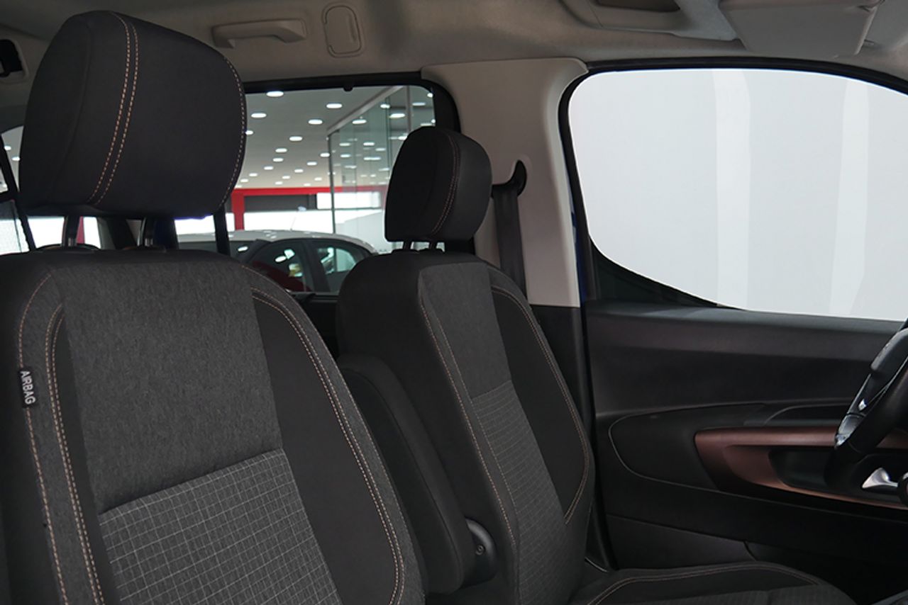 Foto Peugeot Rifter 8