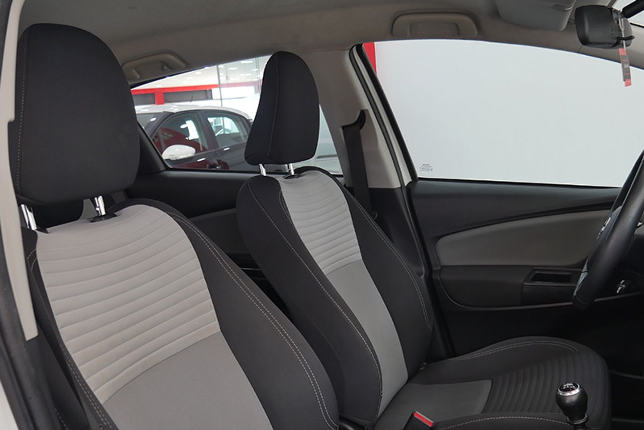 Foto Toyota Yaris 8