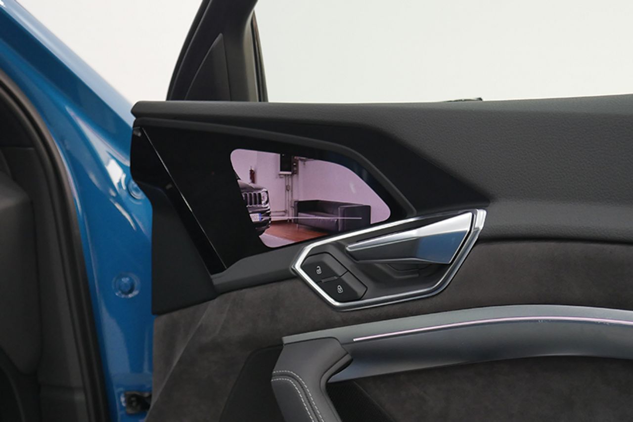 Foto Audi E-tron 8