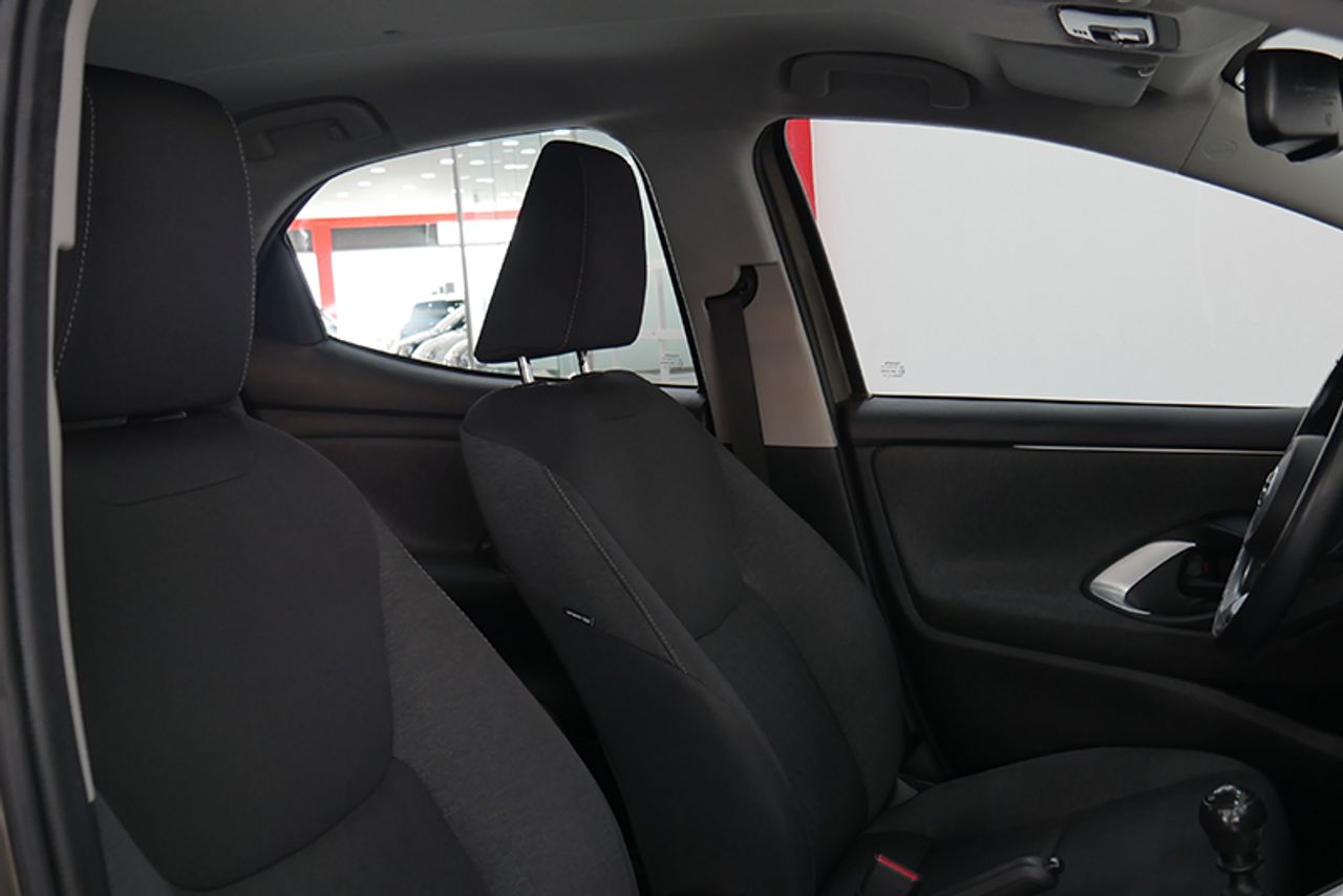 Foto Toyota Yaris 9