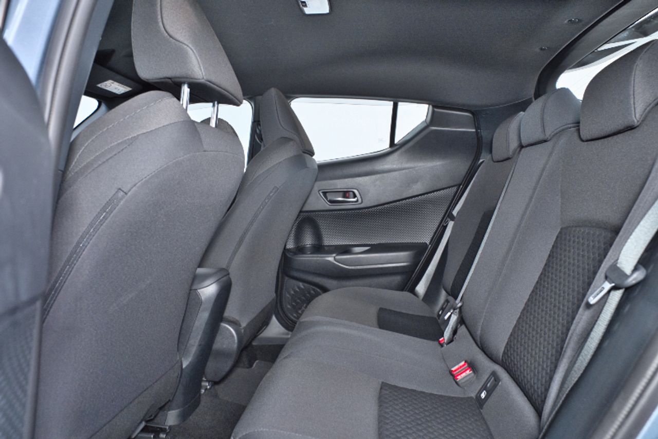 Foto Toyota C-HR 8