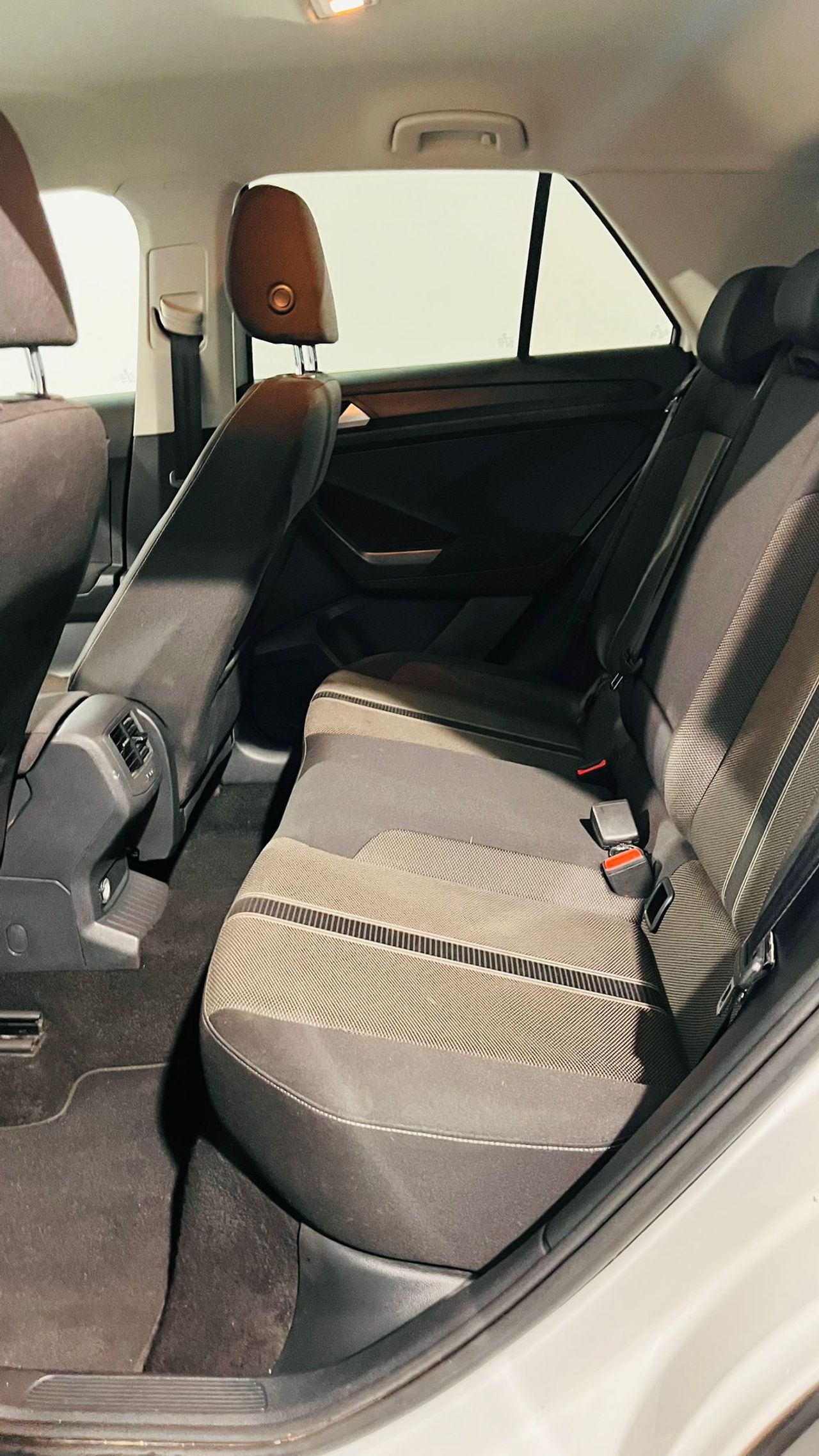 Foto Volkswagen T-Roc 10