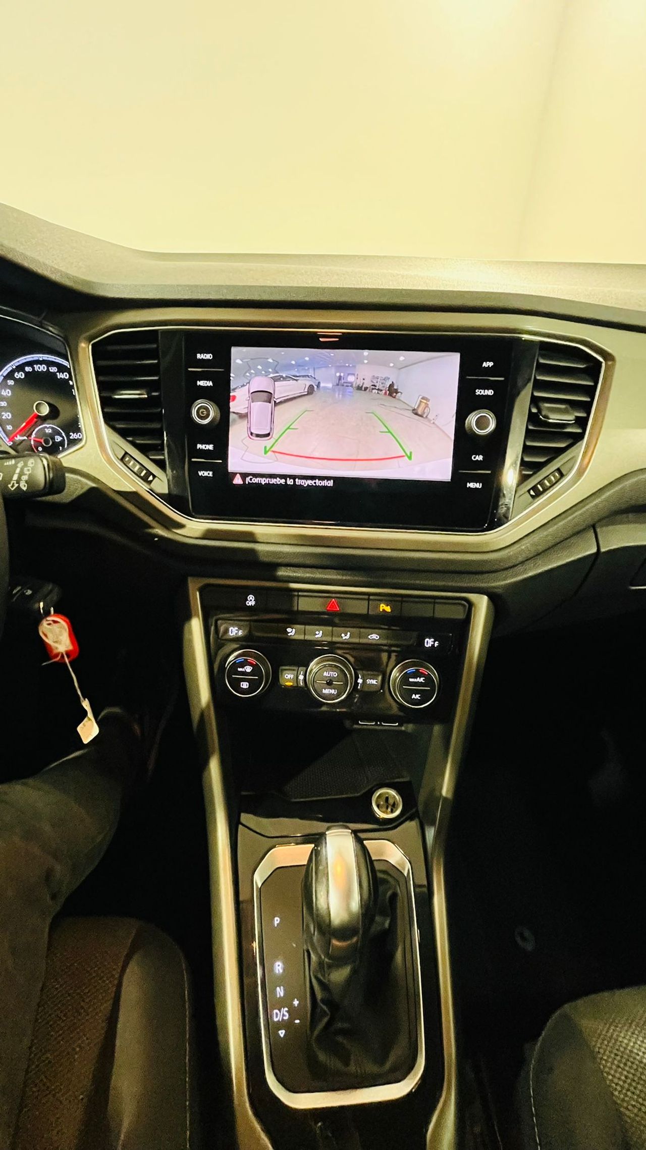 Foto Volkswagen T-Roc 13