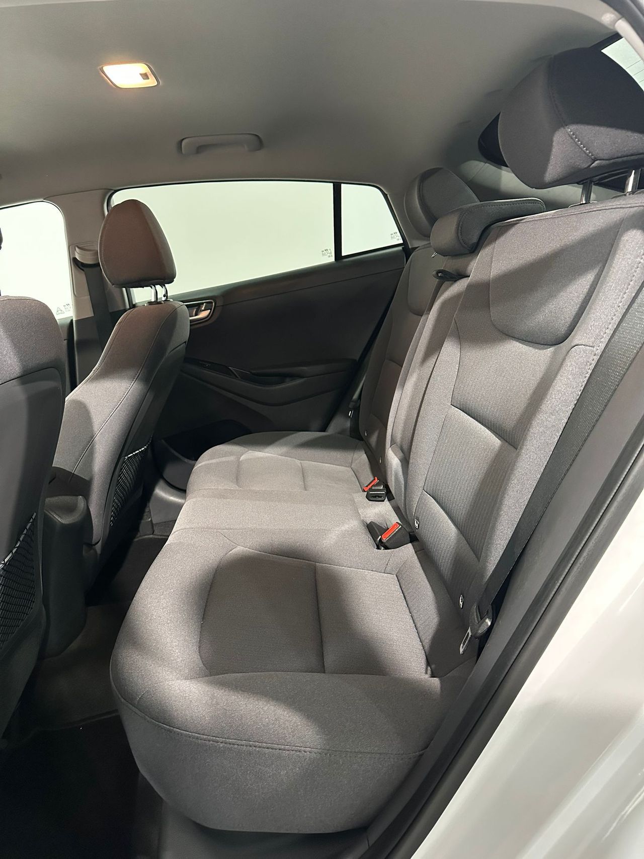 Foto Hyundai IONIQ 11