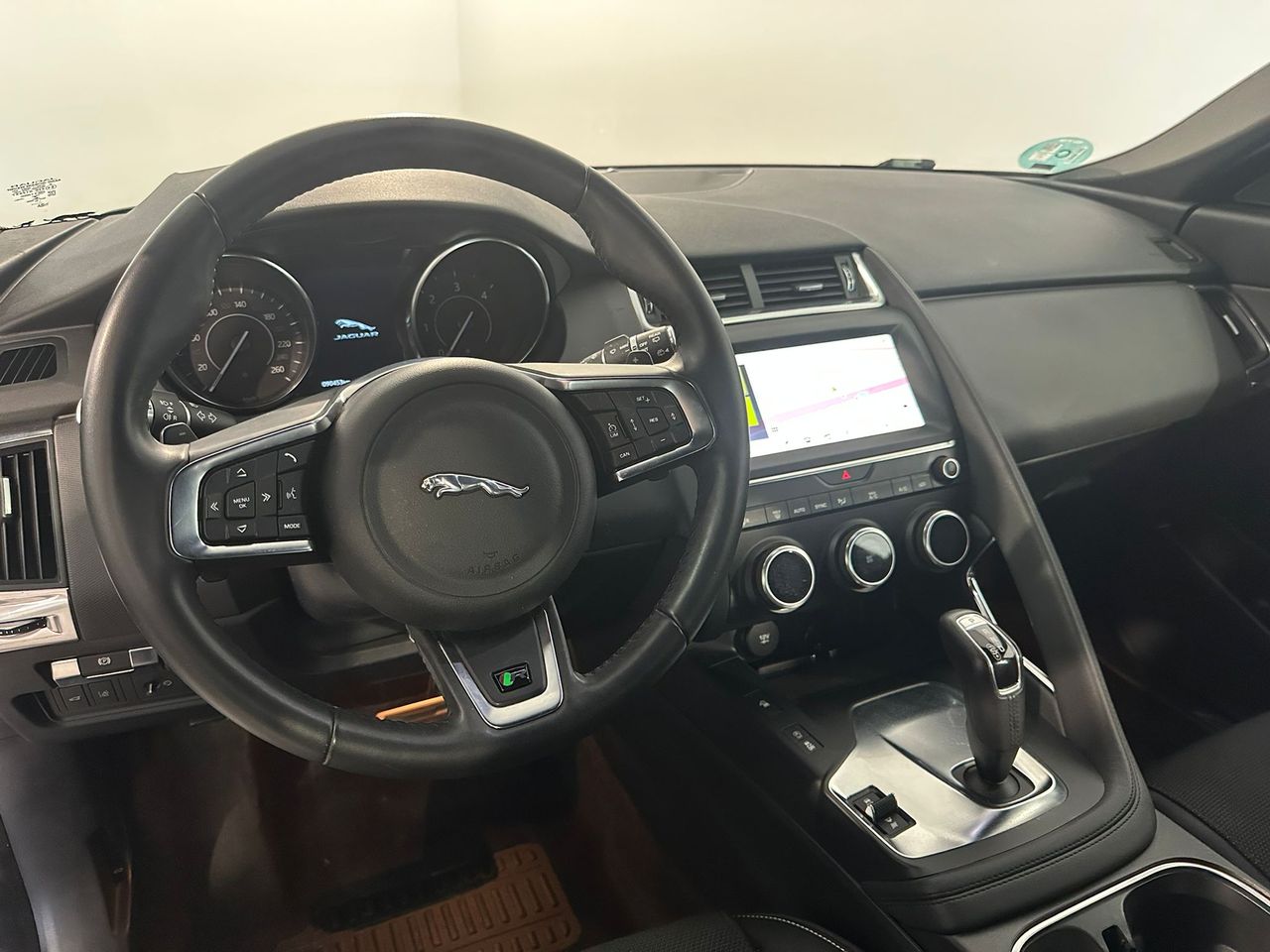 Foto Jaguar E-Pace 9