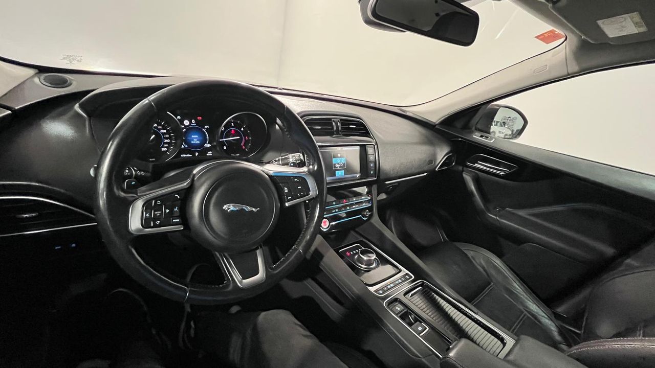Foto Jaguar F-Pace 13