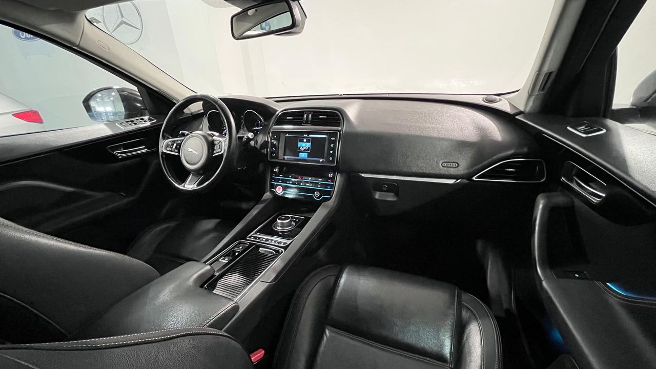 Foto Jaguar F-Pace 16
