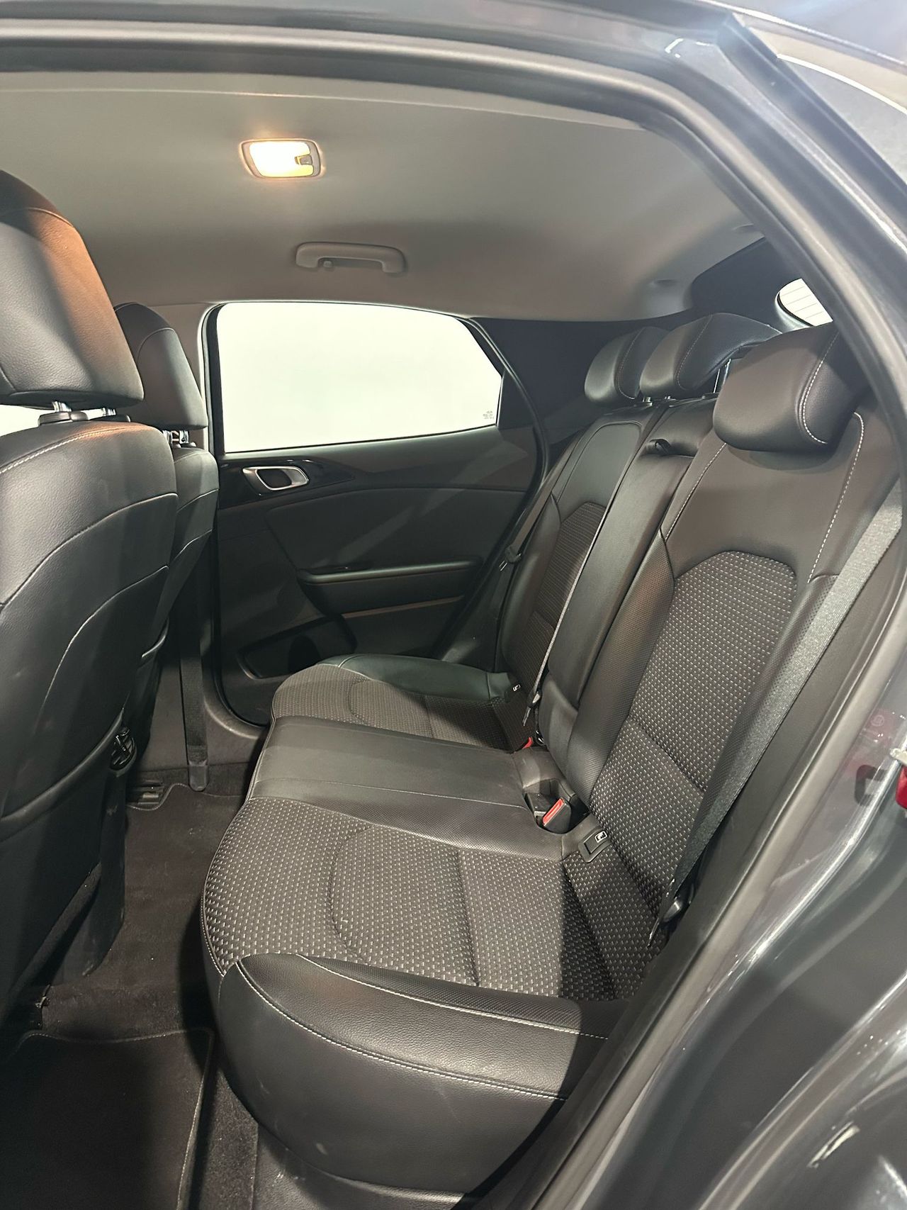 Foto Kia XCeed 10