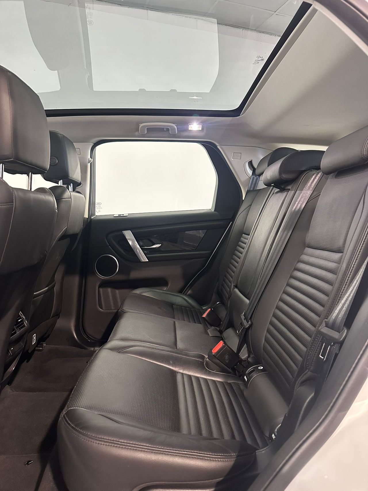 Foto Land-Rover Discovery Sport 7