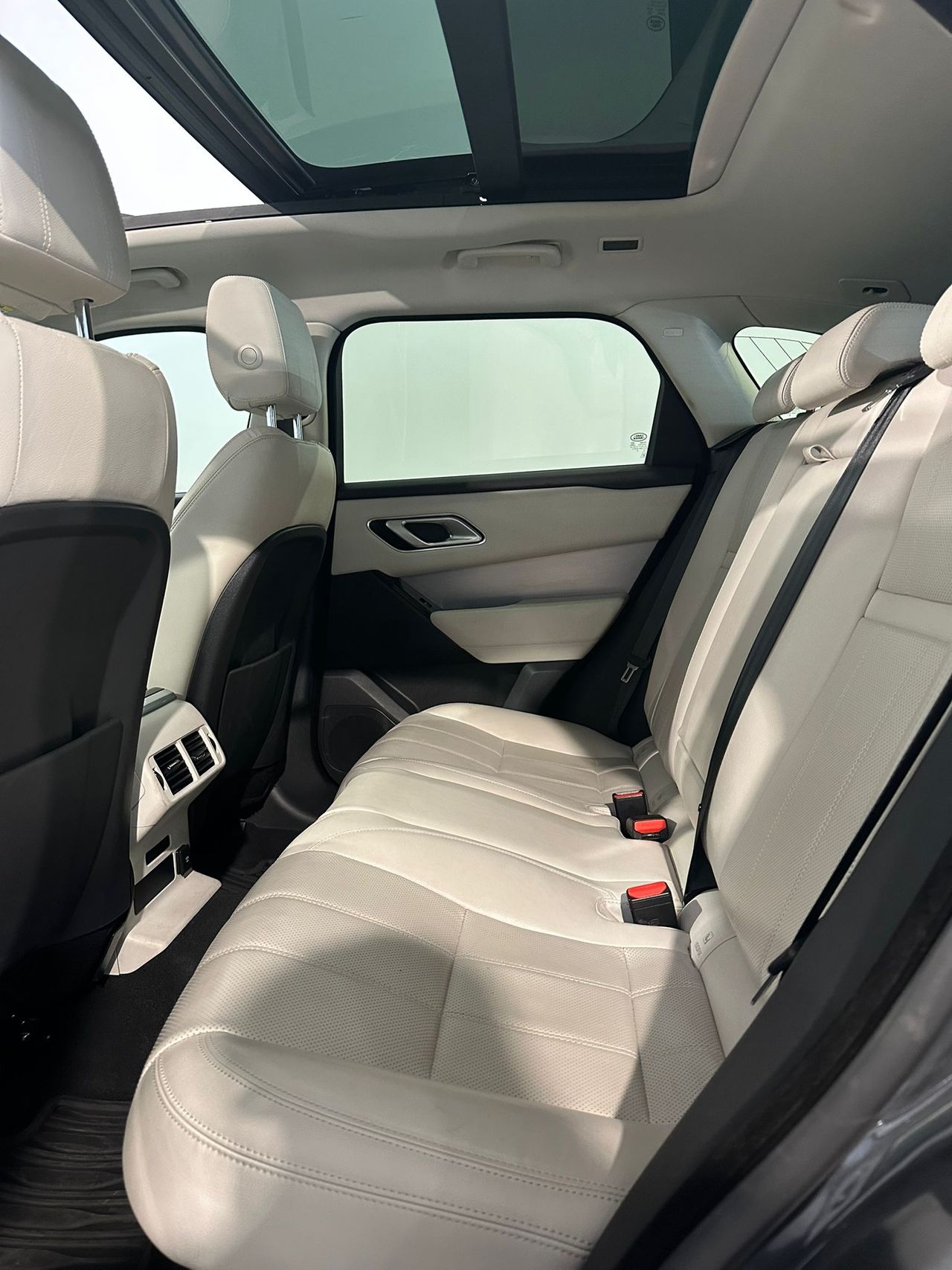 Foto Land-Rover Range Rover Velar 13