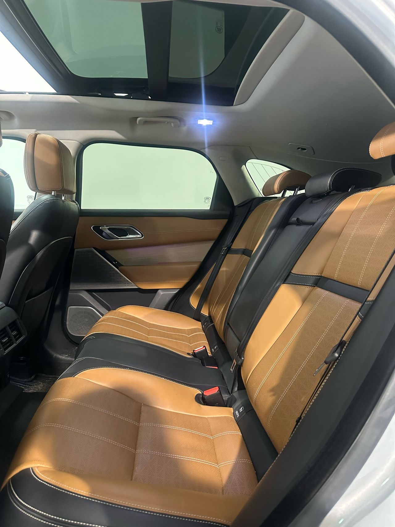 Foto Land-Rover Range Rover Velar 10
