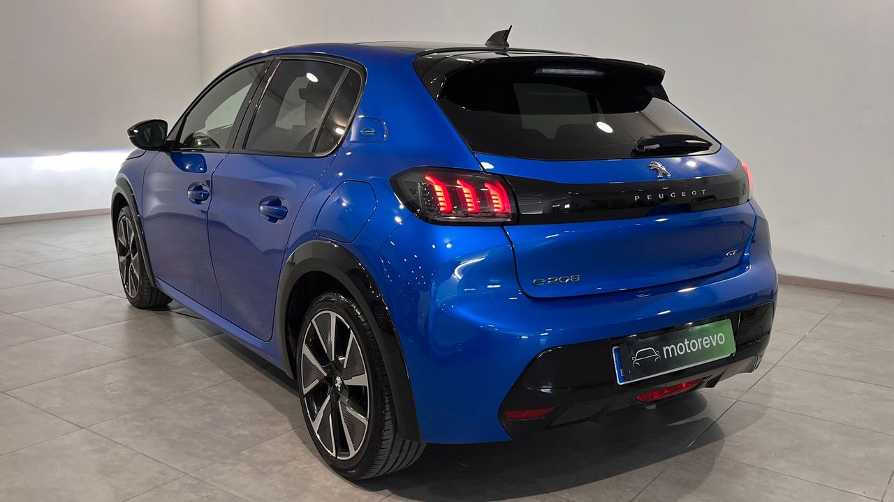 Foto Peugeot e-208 2