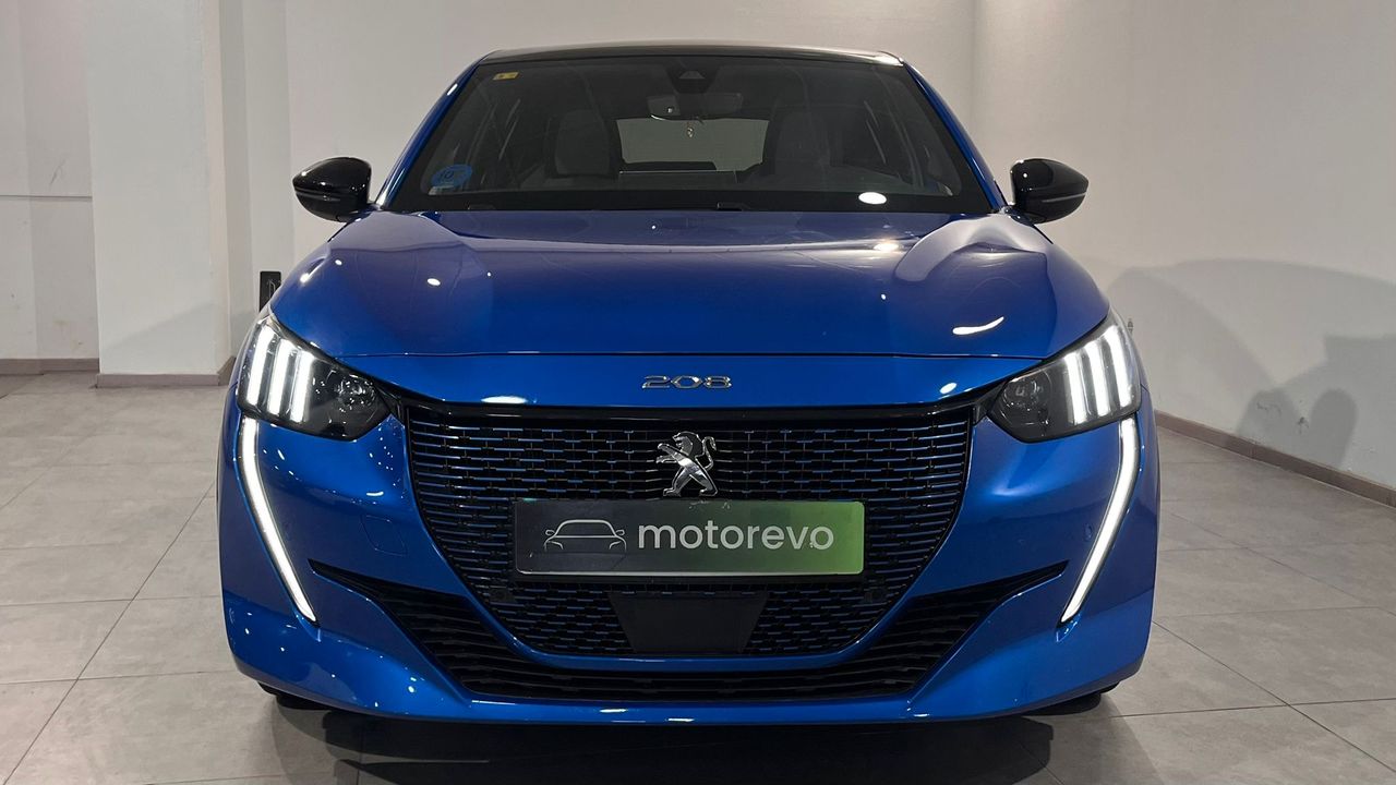 Foto Peugeot e-208 8
