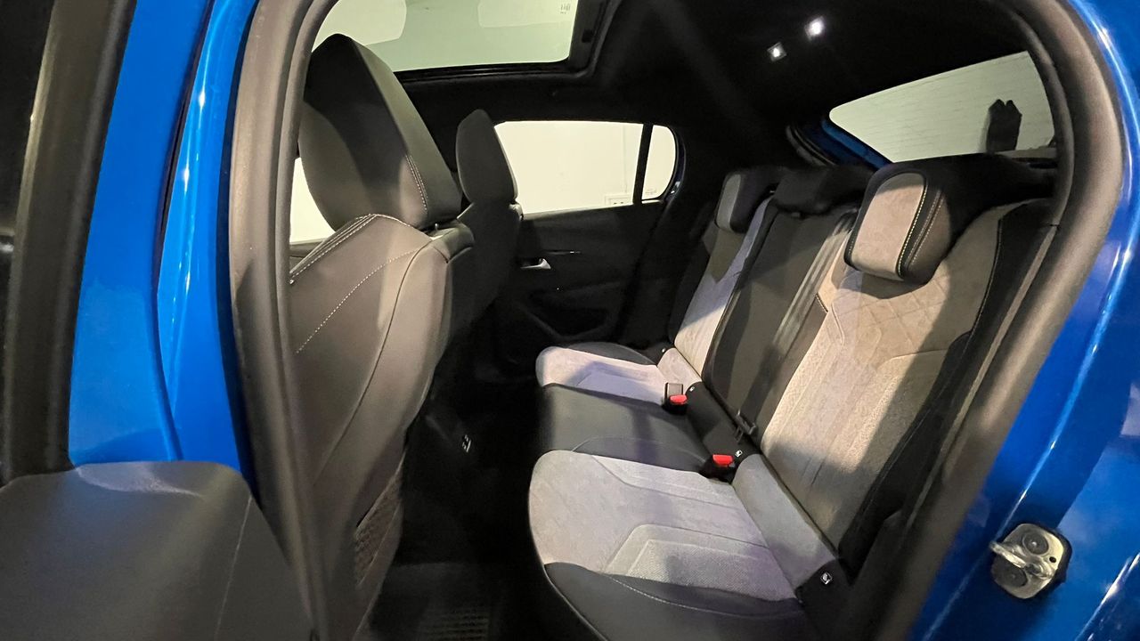 Foto Peugeot e-208 13