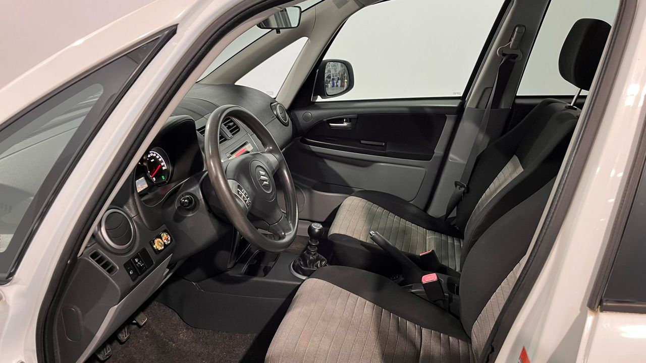 Foto Suzuki SX4 6