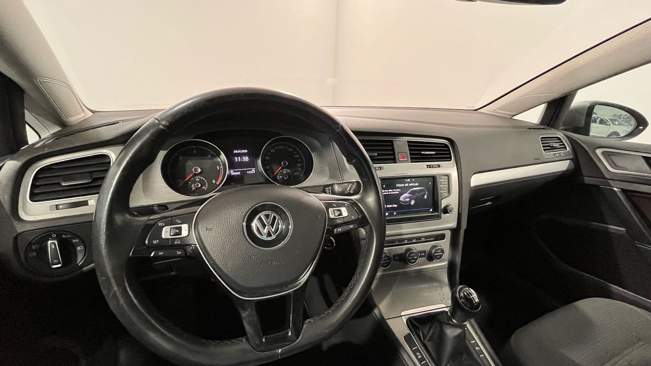 Foto Volkswagen Golf 8