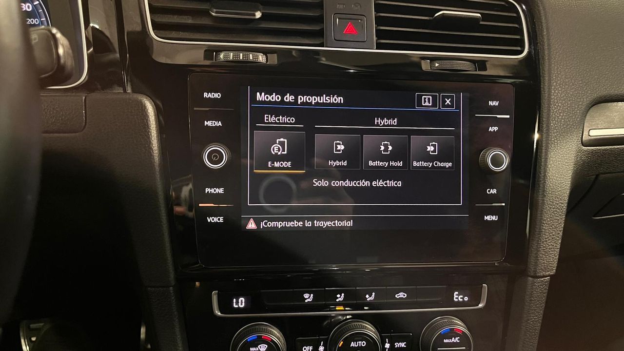 Foto Volkswagen Golf 8