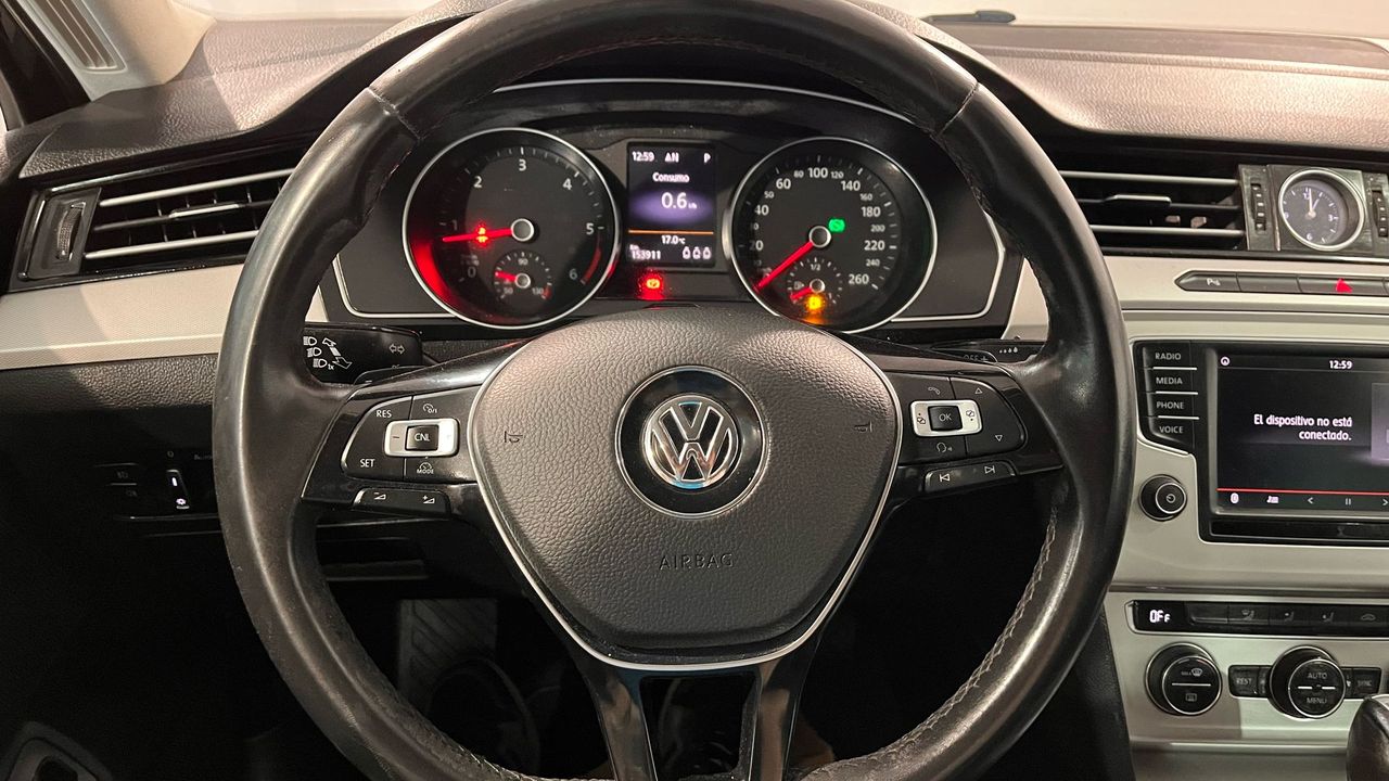 Foto Volkswagen Passat 11