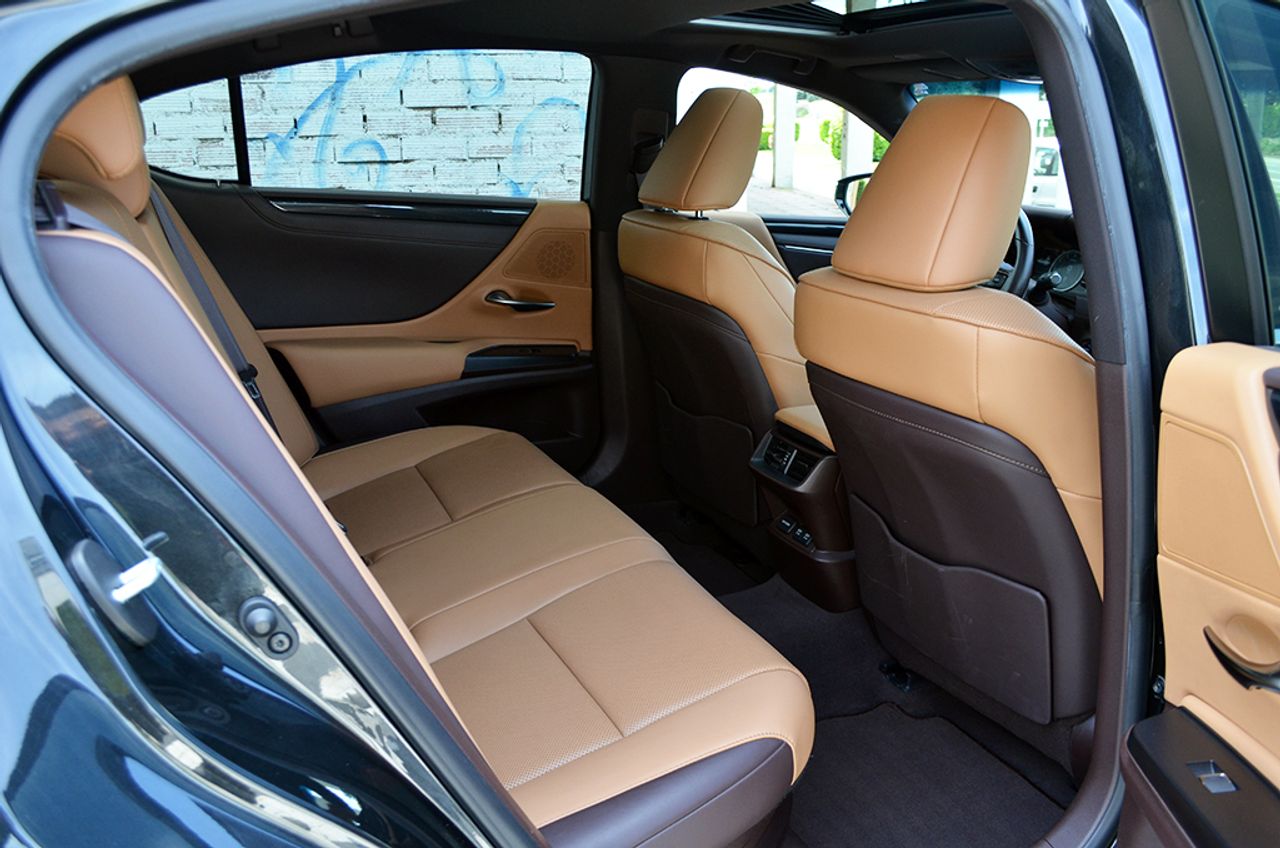 Foto Lexus ES 11