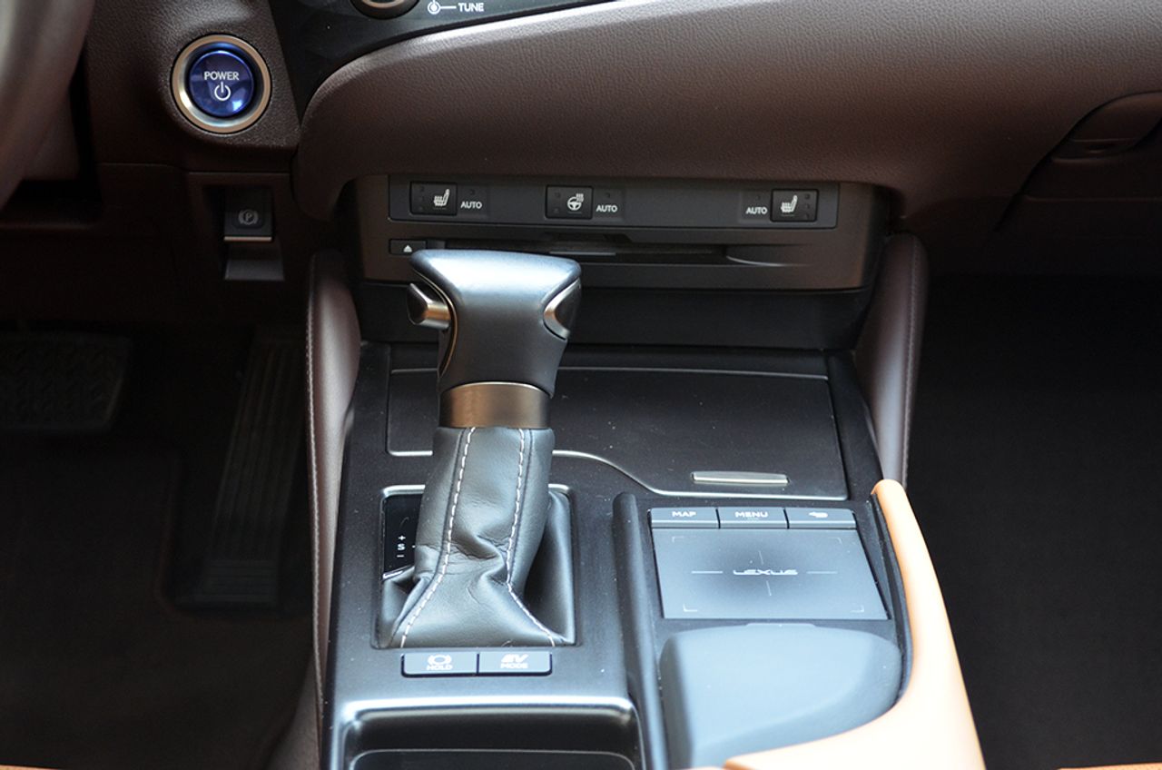 Foto Lexus ES 14