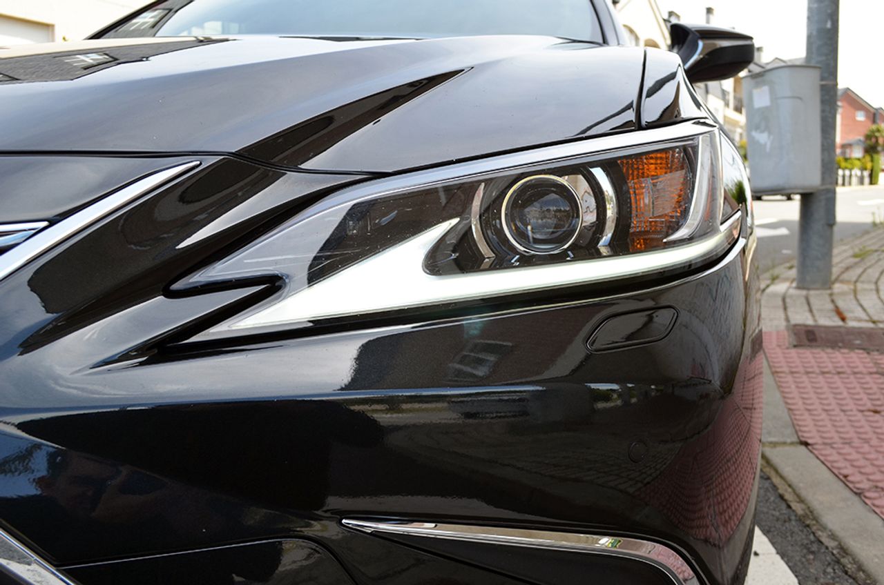 Foto Lexus ES 86